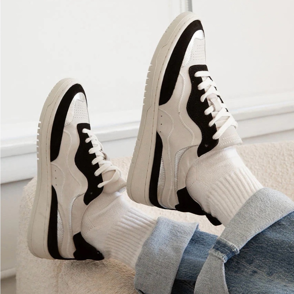 Dolce Vita Adella sneaker in black/white leather, size 8.5 NWT